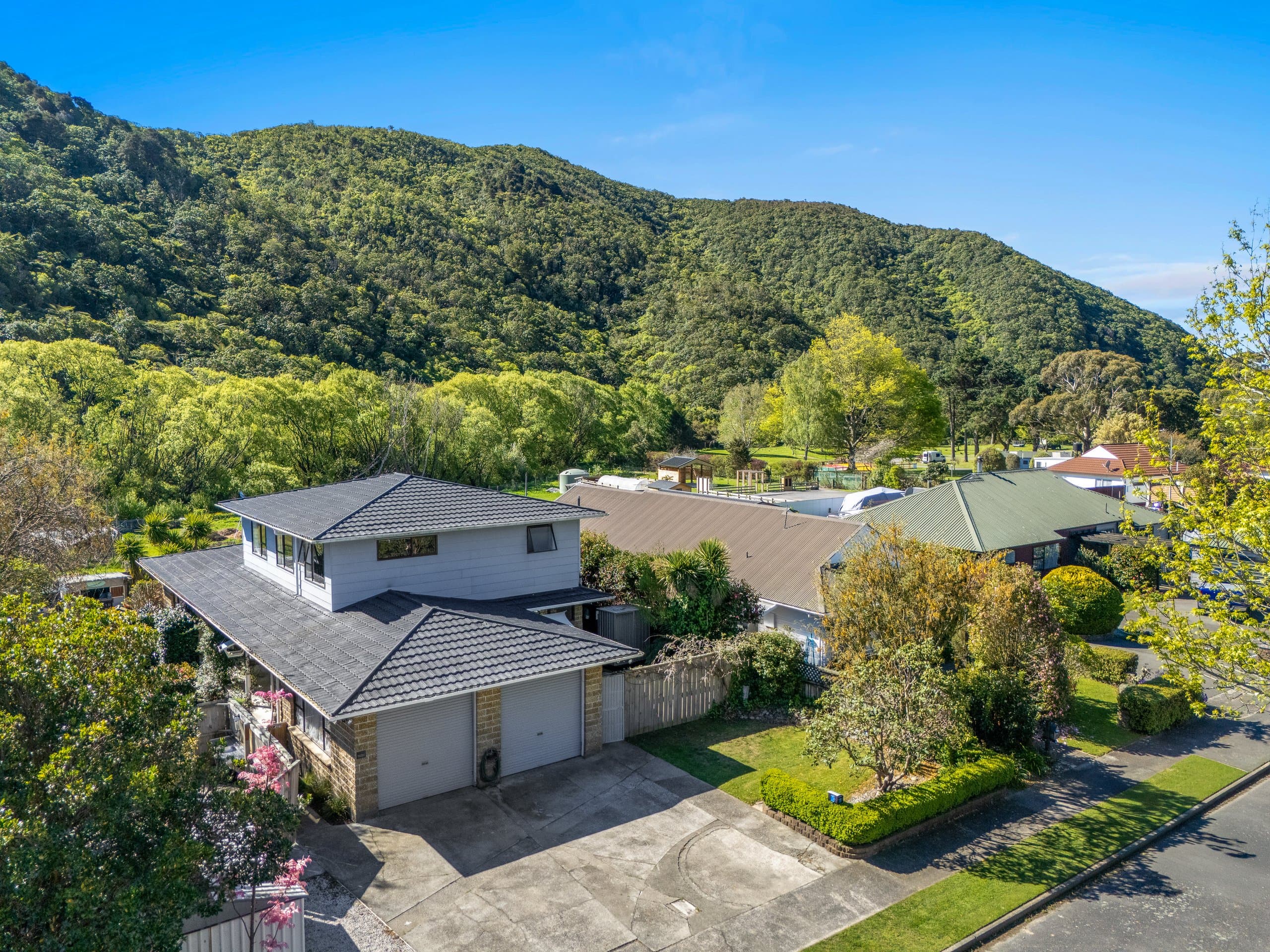 16 The Anchorage, Waikawa
